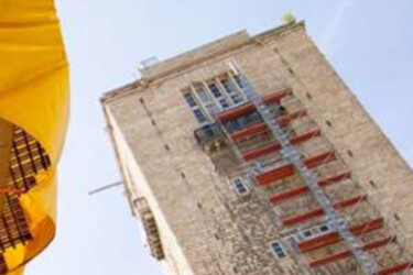 Der Mann mit dem Goldhelm