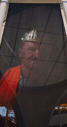 Der Mann mit dem Goldhelm