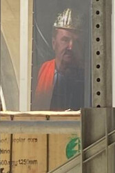 Der Mann mit dem Goldhelm