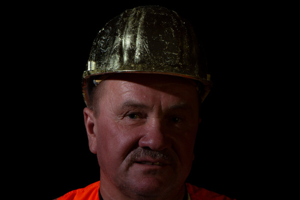 Der Mann mit dem Goldhelm